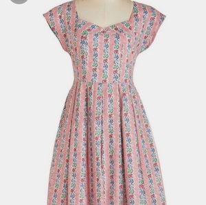 Emily and Fin Hazel in marbles